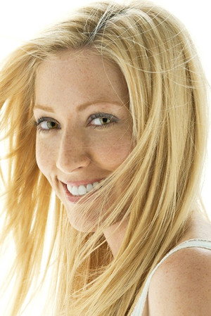 Photo of Julie Mintz from the Latest Netflix gallery