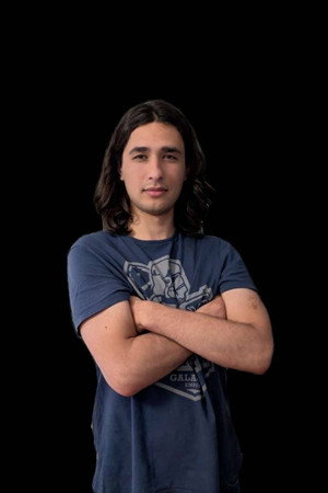 Photo of Yaël Messad from the Latest Netflix gallery