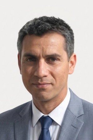 Photo of Christian Vance from the Latest Netflix gallery
