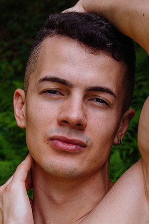 Photo of Eric Rey from the Latest Netflix gallery