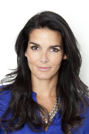 Angie Harmon photo