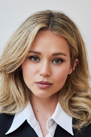 Brec Bassinger photo