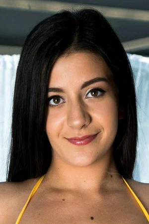 Photo of Natalie Brooks from the Latest Netflix gallery