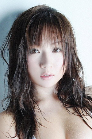 Photo of Yui Aikawa from the Latest Netflix gallery