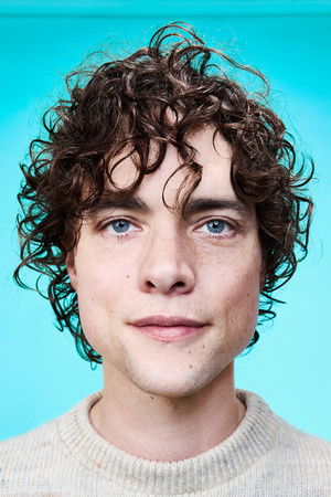 Douglas Smith photo
