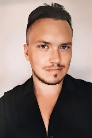 Photo of Jonathan Sand from the Latest Netflix gallery