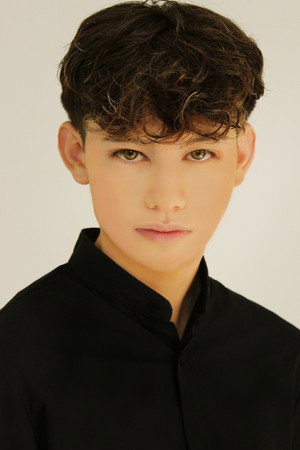 Photo of Ari Diazleal from the Latest Netflix gallery