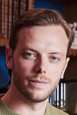 Photo of Carl Déman from the Latest Netflix gallery