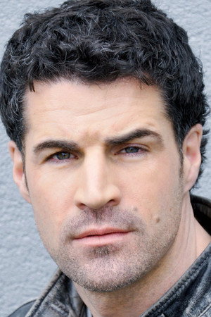 Photo of Michael Murray from the Latest Netflix gallery
