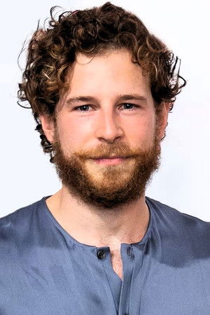 Álvaro Cervantes photo