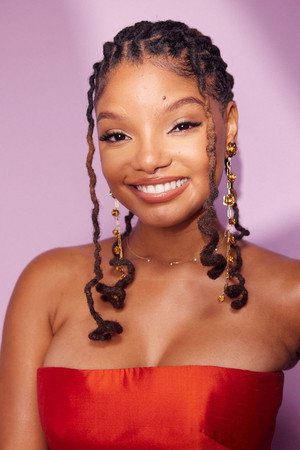 Halle Bailey photo