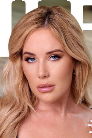 Photo of Savannah Bond from the Latest Netflix gallery