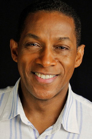 Cameron Arnett photo