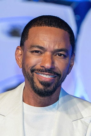 Photo of Laz Alonso from the Latest Netflix gallery