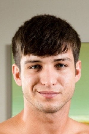 Photo of Elliot Finn from the Latest Netflix gallery