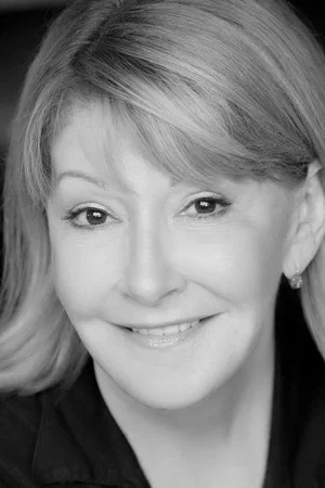Photo of Louise Deschâtelets from the Latest Netflix gallery