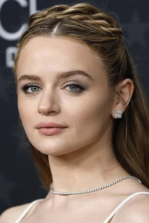 Photo of Joey King from the Latest Netflix gallery