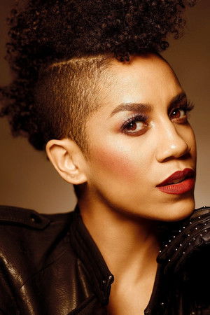 Dominique Tipper photo