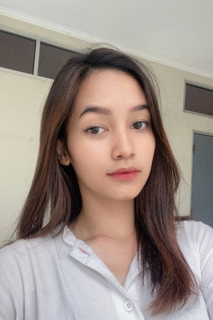 Photo of Reva Luthfiya from the Latest Netflix gallery