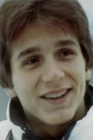 Photo of Hank Reisner from the Latest Netflix gallery