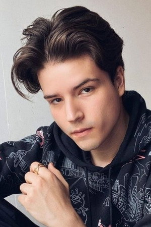 Photo of Emilio Treviño from the Latest Netflix gallery