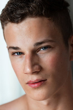 Photo of Yannis Paluan from the Latest Netflix gallery