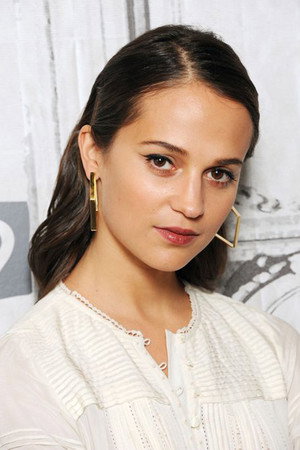 Alicia Vikander photo
