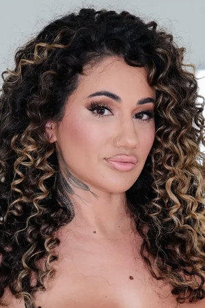Photo of Arabelle Raphael from the Latest Netflix gallery