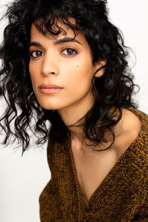 Photo of Lauren Neal from the Latest Netflix gallery