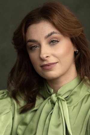 Photo of Amelia Leigh from the Latest Netflix gallery