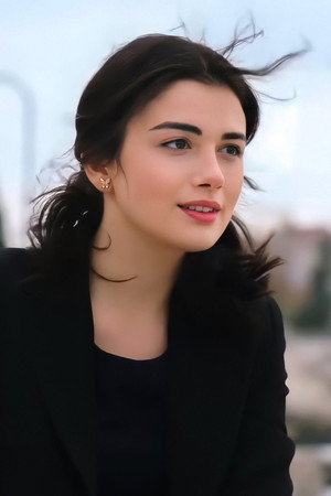 Özge Yağız photo