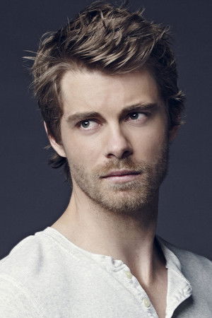 Luke Mitchell photo