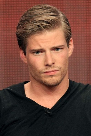 Hunter Parrish photo