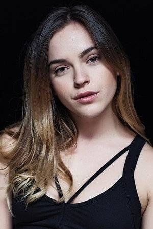 Photo of Elisa Drabben from the Latest Netflix gallery