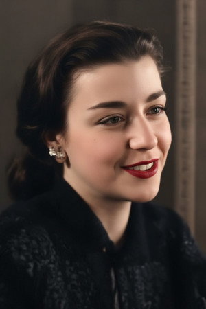 Photo of Fatma Bilgen from the Latest Netflix gallery