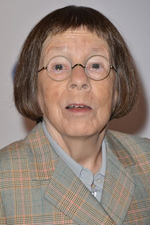 Linda Hunt photo