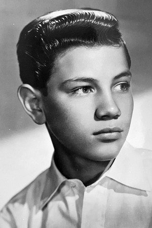 Photo of Alfonso Mejía from the Latest Netflix gallery