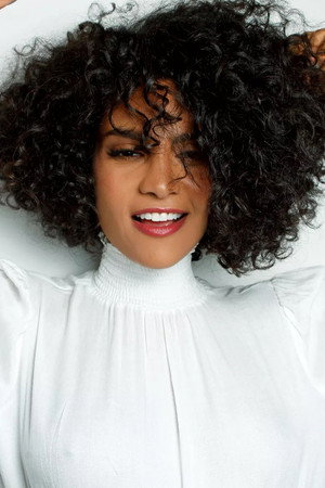 Photo of Barbara Reis from the Latest Netflix gallery