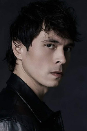 Jake Cuenca photo
