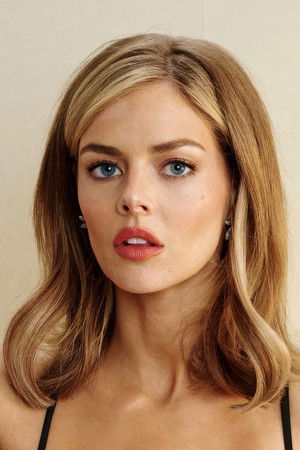 Samara Weaving photo