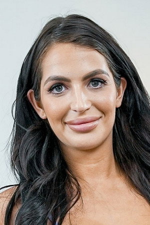 Photo of Alexa Payne from the Latest Netflix gallery