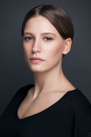 Serenay Sarıkaya photo