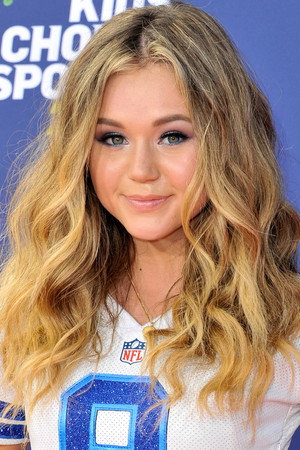 Brec Bassinger photo