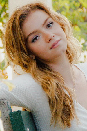 Photo of Bella DeLong from the Latest Netflix gallery