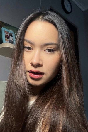 Photo of Satine Zaneta from the Latest Netflix gallery