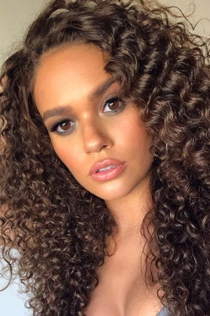 Madison Pettis photo