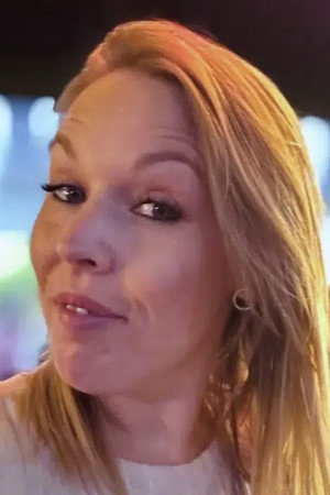 Photo of Sarah Ritchie from the Latest Netflix gallery