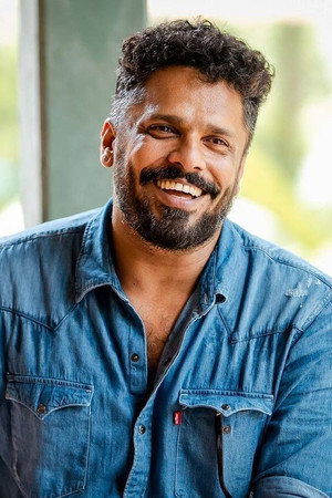 Photo of Aashiq Abu from the Latest Netflix gallery