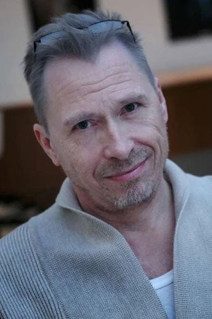 Photo of Peter Zhelder from the Latest Netflix gallery