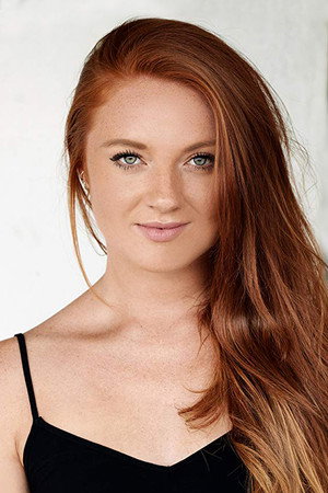 Photo of Elizabeth Morris from the Latest Netflix gallery